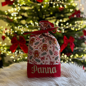 Névre szóló mikulás zsák – prémium, tartós és személyre szabható ünnepi meglepetés